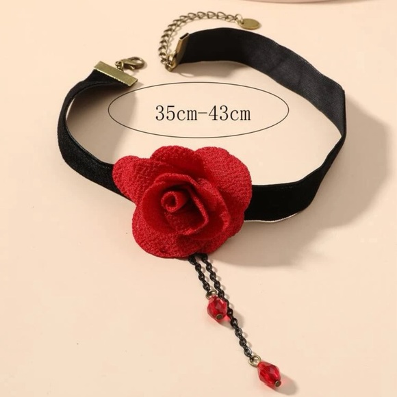 ❤️Red Flower Choker - Picture 3 of 4